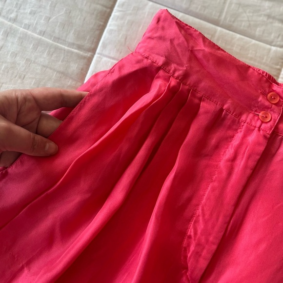 Vintage 80s 90s Silk High Waisted Bright Coral Red Shorts S - Picture 5 of 13